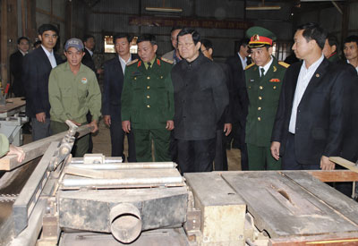 ປະທານປະເທດເຈືອງເຕີນຊາງລົງຢ້ຽມຢາມແລະເຮັດວຽກຢູ່ແຂວງດັກນົງ